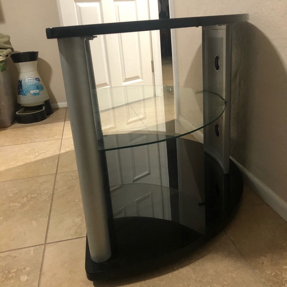 Table - Picture 3 of 3